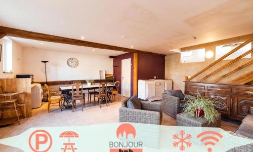 Logements calmes avec piscine, jardin et parking