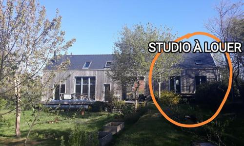 Petit écrin de nature, proche de la mer.