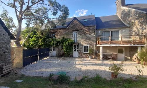Maison de village avec cheminée et balnéothérapie