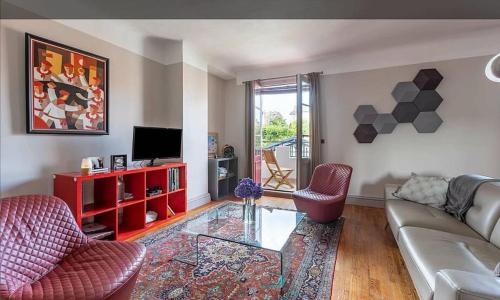 Exceptionnel 3 pièces art déco en dernier étage avec garage privé centre Biarritz