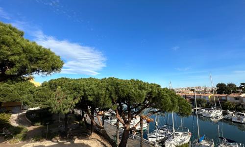 Duplex meublé avec terrasse dans résidence avec piscine