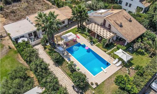 Nice Apartment In Kaukana With Kitchen