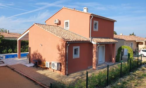 Maison avec piscine et pétanque Vaucluse Isle-sur-la-Sorgue Lagnes