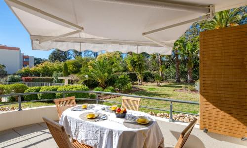 Apartment Les Rivages de L'Esterel by Interhome