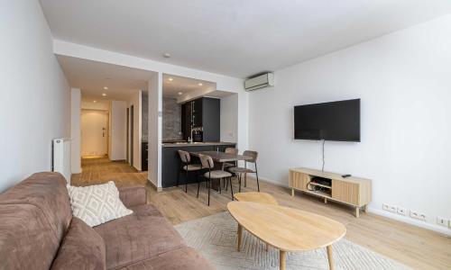 Beautiful renovated apartment - 1BR4p - 300m from the beach