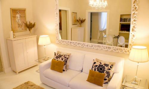 White Florence Suite
