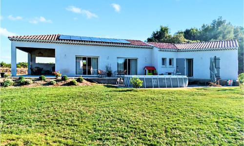 Nice Home In Laudun Lardoise With Kitchen