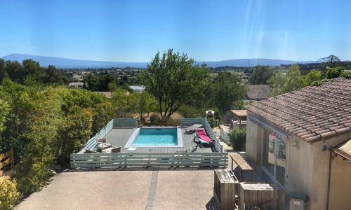 Studio indépendant vue Ventoux avec piscine