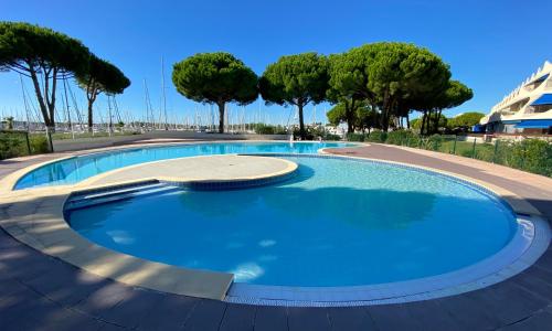 Joli appartement à Port Camargue superbe vue port