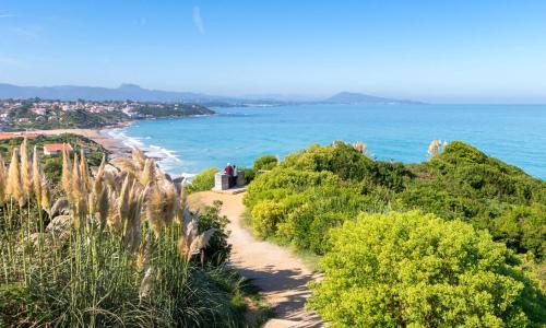 Appartement 3chambres, Calme, vue sur montagne, proche de la plage et du centre du village