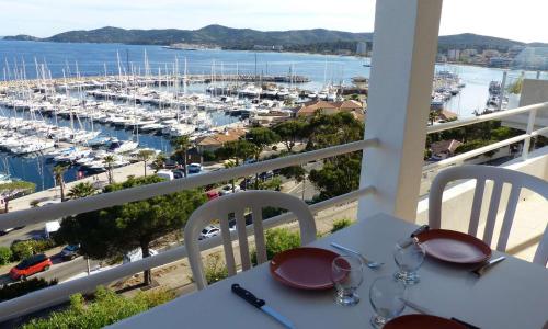 Appartement Le Lavandou, 3 pièces, 4 personnes - FR-1-308-49