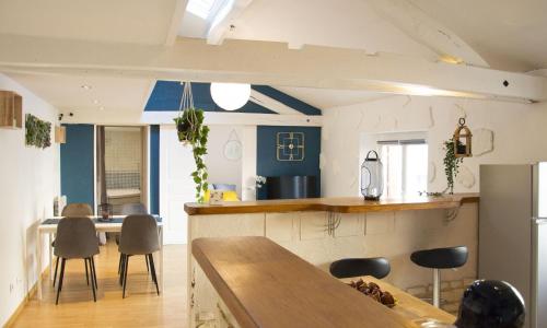 MAGNOLIA-6 Min de la Gare - Baignoire Balnéo- Wifi Gratuit