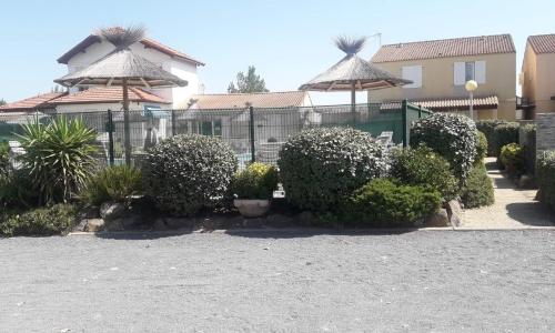 Appartement T2, terrasse, piscine, clim, proche plage