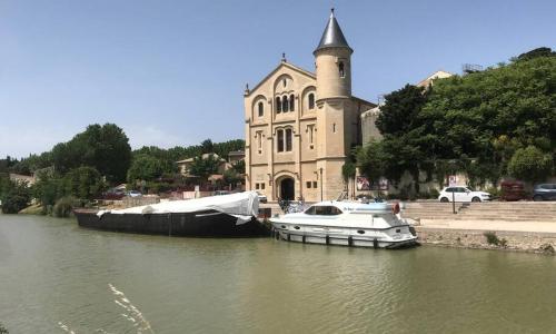 VILLA au cœur des Vignes au bord du Canal du Midi