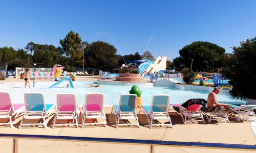 MOBIL HOME SPACIEUX 608 village SIBLU LA RESERVE