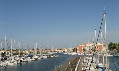 T2 50M2 BELLE VUE CALME CENTRE PORT PARKING