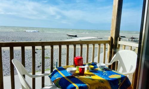 La mer qu’on voit danser….