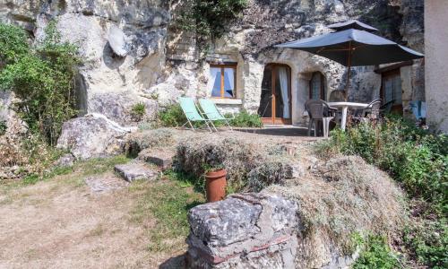 A cave house with a splendid, historic charm