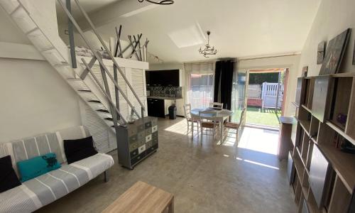 Grand studio à louer avec terrasse