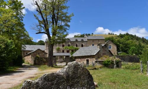 Les Distinguées -Aux Bories de Prévinquières