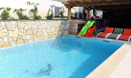 COSY COTTAGE with private pool