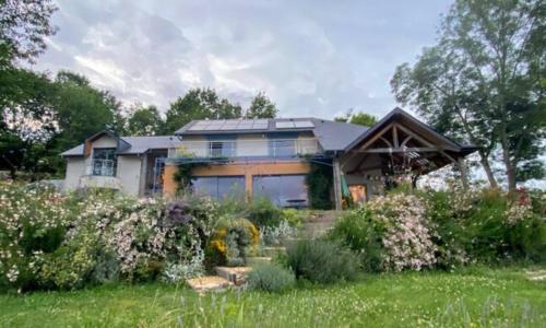 Jardin face aux Pyrénées