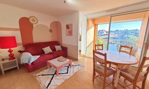 Belle vue sur port Gruissan et Tour Barberousse