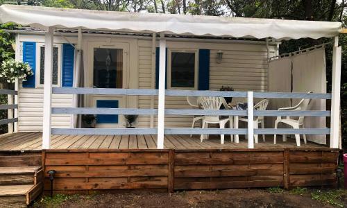 Bungalow de 2 chambres avec piscine partagee terrasse amenagee et wifi a Saint Jean de Valeriscle