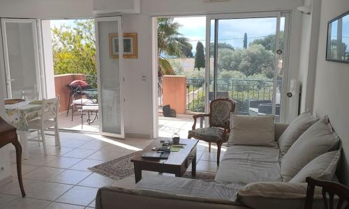 Appartement moderne sur les Hauts de Bandol