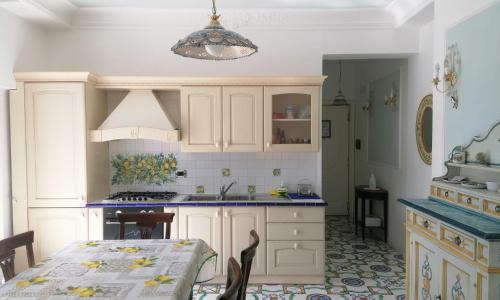 La casa di Rosa (Appartamento con terrazzo panoramico nel Cuore di Sorrento)