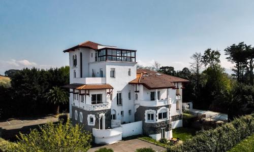 Résidence Chateau d'Acotz - Appartements avec piscine à 600m des plages à Saint-Jean-de-Luz