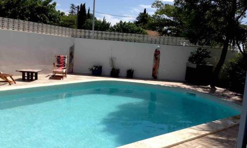 Appartement 2 pièces avec piscine et jardin privés