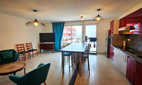 Les Marches du Soleil: Appt 2 chambres/ Piscine / parking / fibre