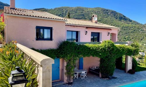 Villa avec piscine, magnifique vue mer