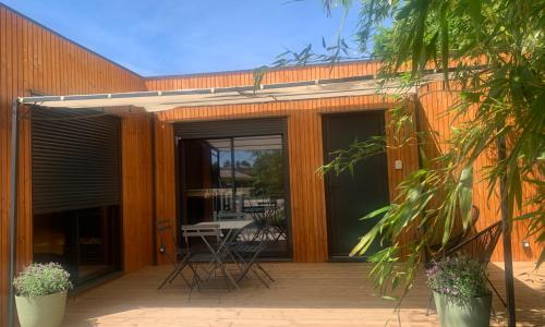 Chalet 1 contemporain dans son écrin de verdure