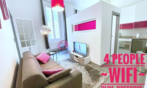 Homelivia, Fuchsialand, lieu cosy, atypique style industriel