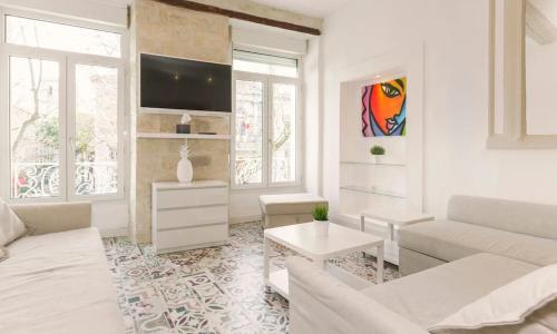 La Loge de l'Horloge - 1 min PALAIS DES PAPES - AC CLIM - WIFI - HYPERCENTRE - vue sur le carrousel