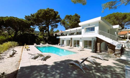 Villa 6 Chambres, Piscine, vue Mer, à Proximité de la Plage , Cavalaire-sur-mer