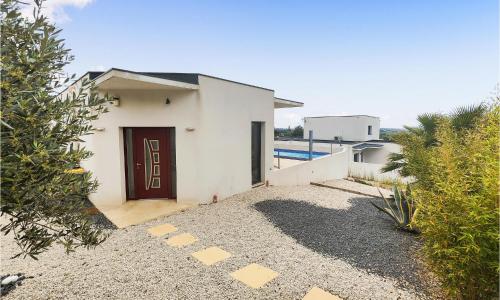 Beautiful Home In Portiragnes With Kitchen