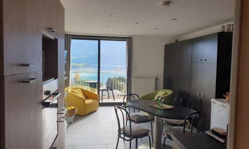 Superbe appartement avec vue sur lac et montagnes - Station de ski 10 min
