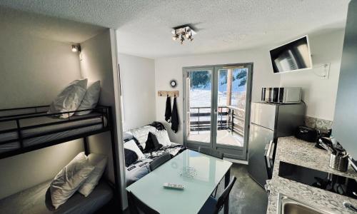 STUDIO CENTRE STATION - REFAIT A NEUF 4 PERSONNES