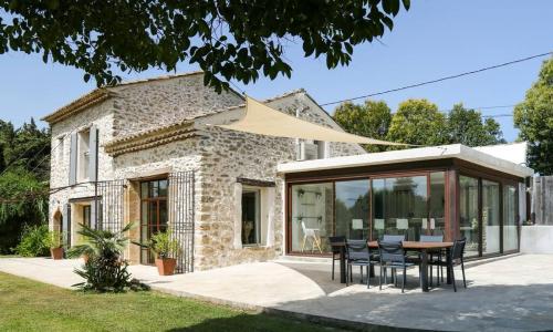Superbe Mas contemporain au pied du Luberon
