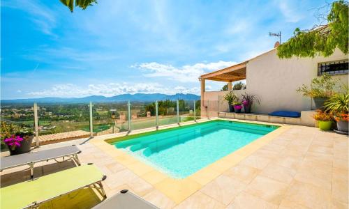 Cozy Home In Roquebrune-sur-argens With Kitchen
