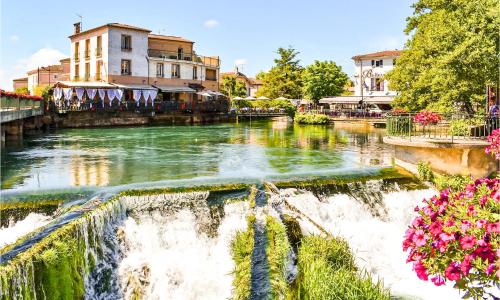 Gorgeous Home In Saint-pierre-de-vassol With Wifi