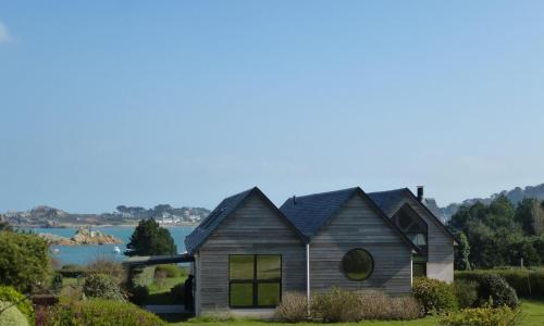 Nice villa with magnificent view in Plougasnou