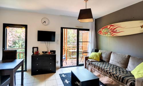 A-Nature 01 Beau T2 dans résidence avec piscine et jardins