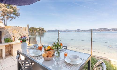 La Roche, cabanon cosy les pieds dans l'eau avec vue exceptionnelle
