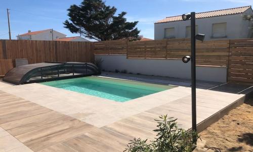 Villa avec piscine à 80 m de la plage