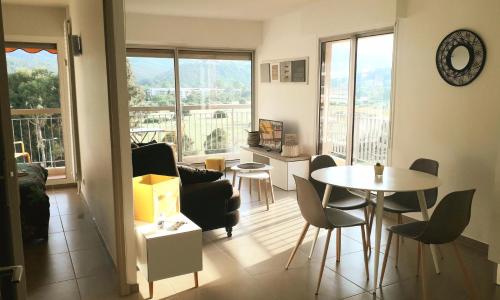 Appartement 2 pièces LE GORECKI - Résidence DU RIOU DE L'ARGENTIERE à Mandelieu La Napoule, avec piscine, parking et à proximité de tout!