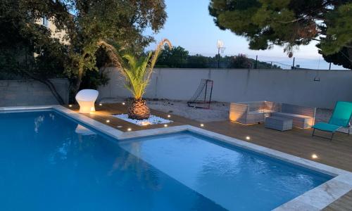 Villa avec piscine à débordement - vue exceptionnelle du Mont Ventoux - Saint saturnin les Avignon